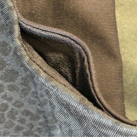 Lululemon Light Speed Tight Full-On Luxtreme Size 10 Black Snake Reflective - Picture 3 of 12